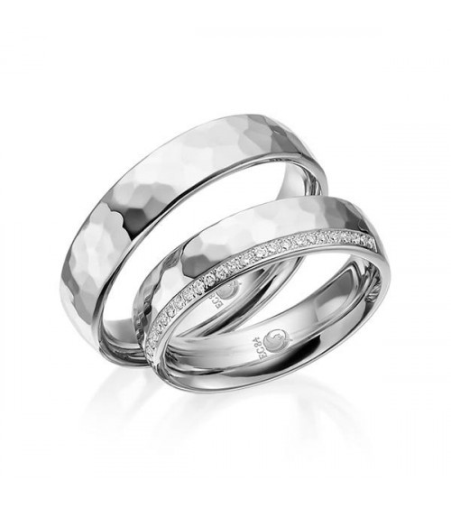 Anillos especiales en oro blanco golpeteado y diamantes - Alianzas de boda - 

