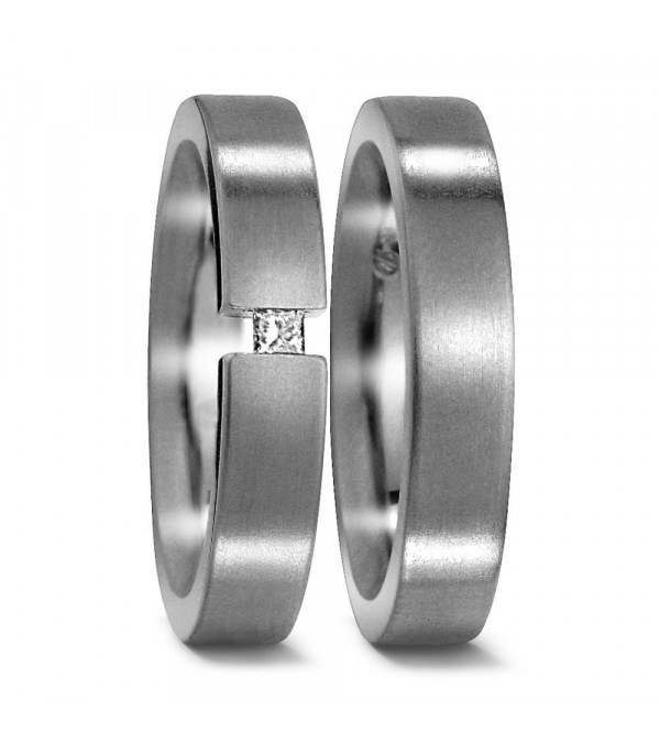 Anillos de titanio mate con un diamante princesa - Alianzas de boda - 

