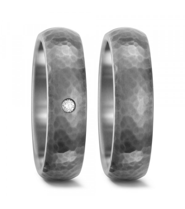 Anillos para la boda hechos de titanio con un diamante en el anillo de la mujer - Alianzas de boda - 

