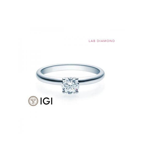 Anillo de compromiso original con un diamante artificial ético