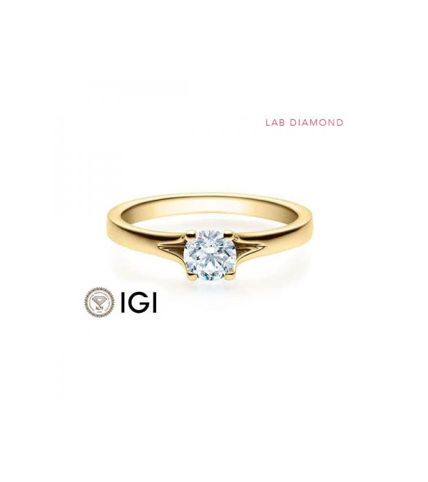 Anillo de compromiso solitario con un diamante artificial ético