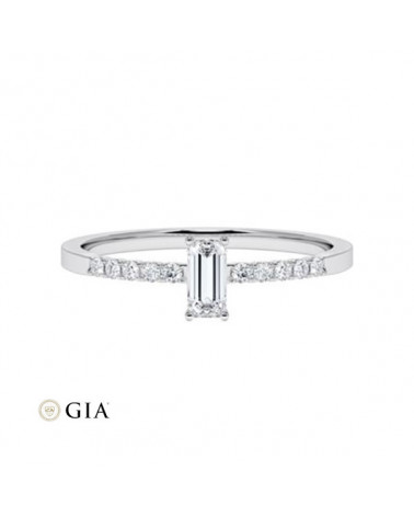 Anillo de compromiso de oro o platino con diamante baguette | Staring