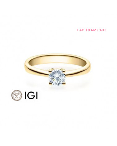 Gold engagement ring with synthetic diamond | Staring