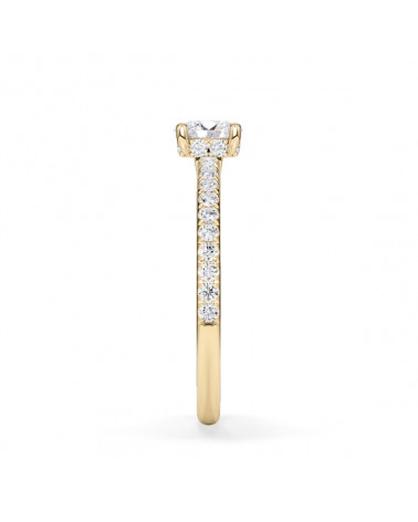 Oval-cut certified diamond engagement rings | Staring