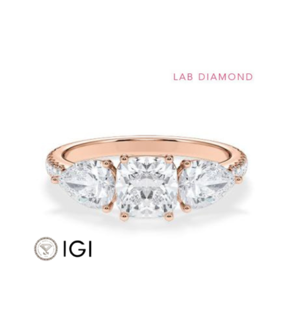 Gold or platinum engagement ring with various diamond cuts | Starring