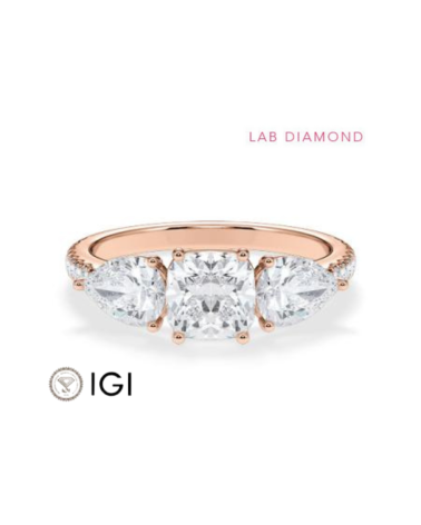 Gold or platinum engagement ring with various diamond cuts | Starring