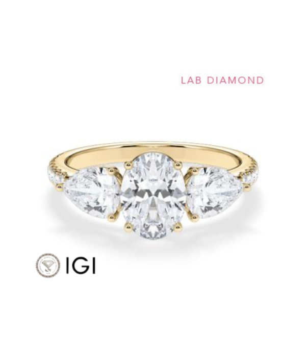 Anillo de compromiso de oro o platino con distintos cortes de diamante | Staring