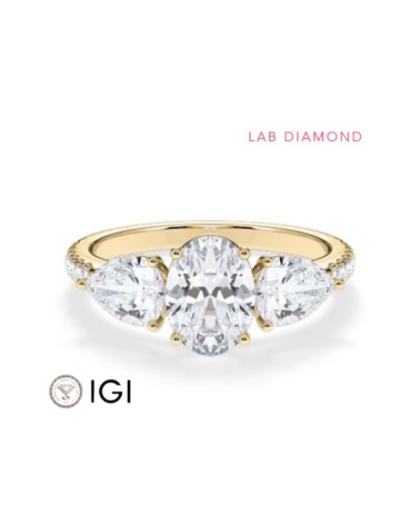 Anillo de compromiso de oro o platino con distintos cortes de diamante | Staring