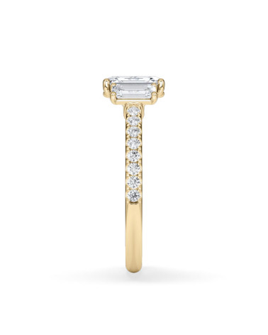 Anillo de compromiso de oro amarillo con forma radiant o esmeralda| Staring