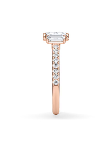 Anillo de compromiso de oro rosa en forma radiant y esmeralda | Staring