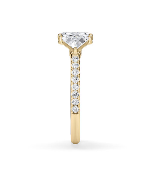 yellow Gold engagement ring with cut emerald | Staring