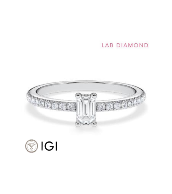 Pavé engagement rings with lab-grown diamonds | Emerald-cut | Staring
